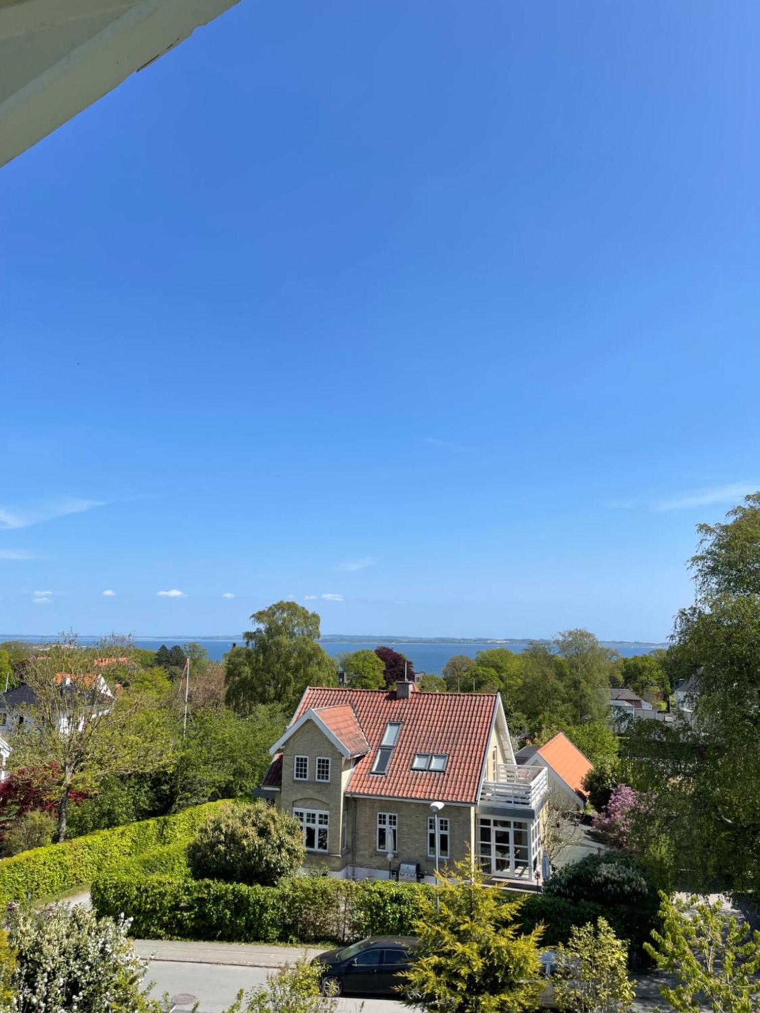 Eksklusiv Taglejlighed Med Hav- Og Skovudsigt Risskov Exterior photo